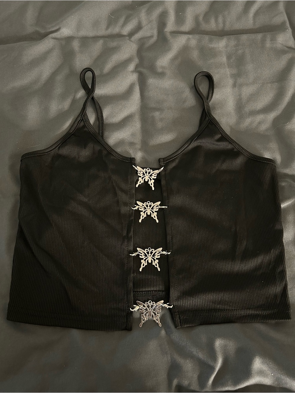 SHEIN Black Ribbed Crop Tank with Silver Butterfly Clips